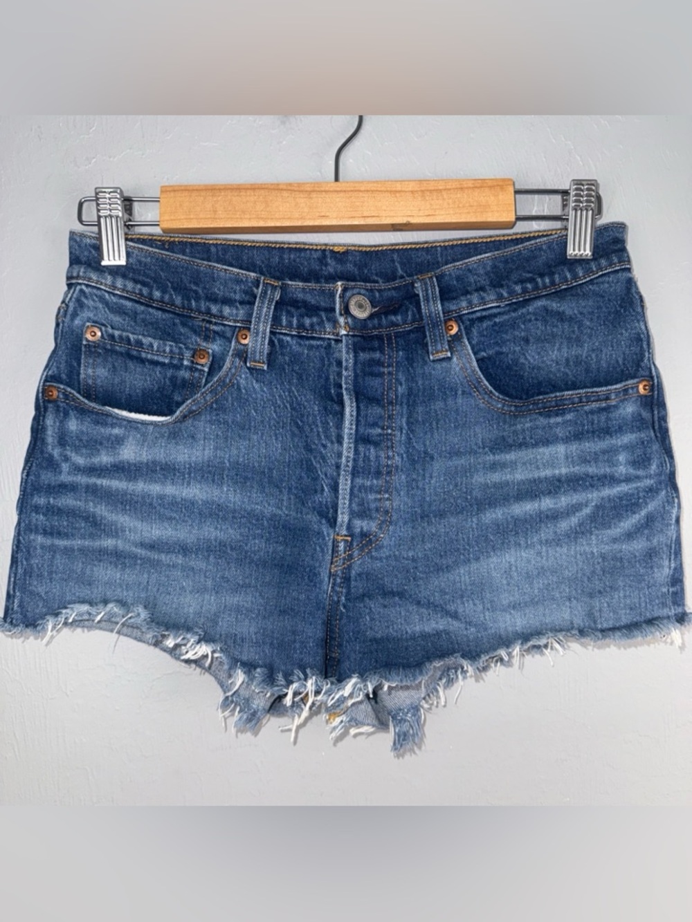 Levi's Premium 501 Shorts Womens 26 Blue Raw Hem Cut Off Button Fly Mid-Rise